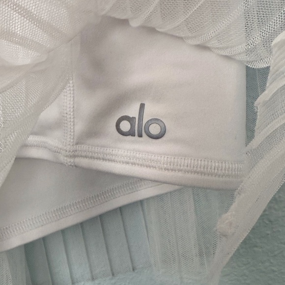 ALO Yoga Tennis/Golf Skirt White Pleated Mesh Flirty Overlay Shorts Size-L EUC - Picture 6 of 8